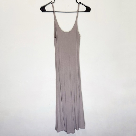 Aritzia Babaton Jayce Ribbed Buttoned Tank Midi Strap Dress, Lilac Fog size S - Picture 4 of 7